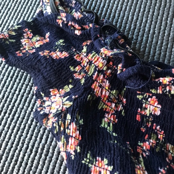 🌷 Blue Rain Floral Romper 🌷 - Picture 9 of 10